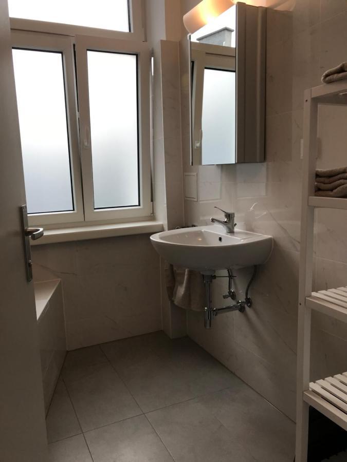 New • City-Park Apartment In The Vienna Center. ภายนอก รูปภาพ